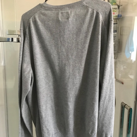St. John Bay Men’s Size 2XL gray V neck pullover. - Picture 2 of 4